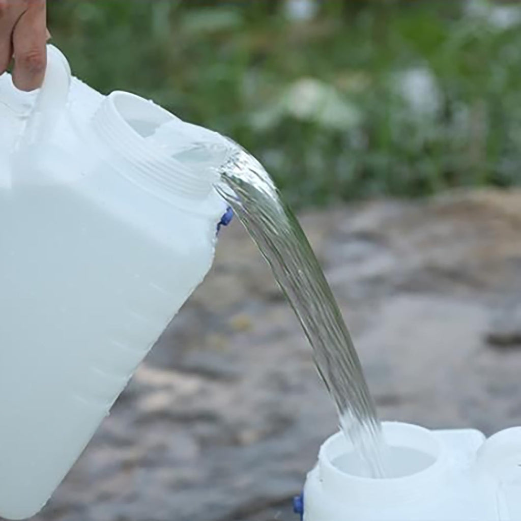 2 Gallons Clear Water Container with Spigot and Handle V778608